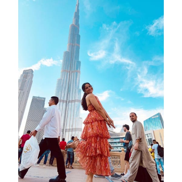 Ghum Hai Kisikey Pyaar Meiin duo Neil Bhatt-Aishwarya Sharma Dubai trip photos: Aishwarya gets posey 