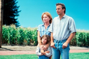 FIELD OF DREAMS, Kevin Costner, Gaby Hoffman, Amy Madigan, 1989. © Universal Pictures/courtesy Everett Collection