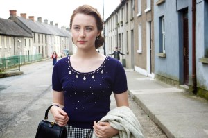 BROOKLYN, Saoirse Ronan, 2015. ph: Kerry Brown / TM & copyright © Fox Searchlight Pictures. All rights reserved / courtesy Everett Collection